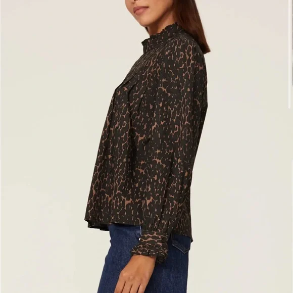 Rails Ariana Leopard Animal Print Ruffle Collar Blouse Size Large - Picture 9 of 10